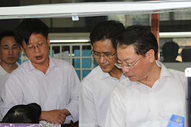 福建省紀(jì)委副書記、監(jiān)察廳廳長陳善光一行視察虹潤公司