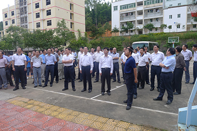 南平市市委書記裴金佳、市長林寶金率市委市政府全部領(lǐng)導(dǎo)及各市縣主要領(lǐng)導(dǎo)一行蒞臨我公司視察指導(dǎo)